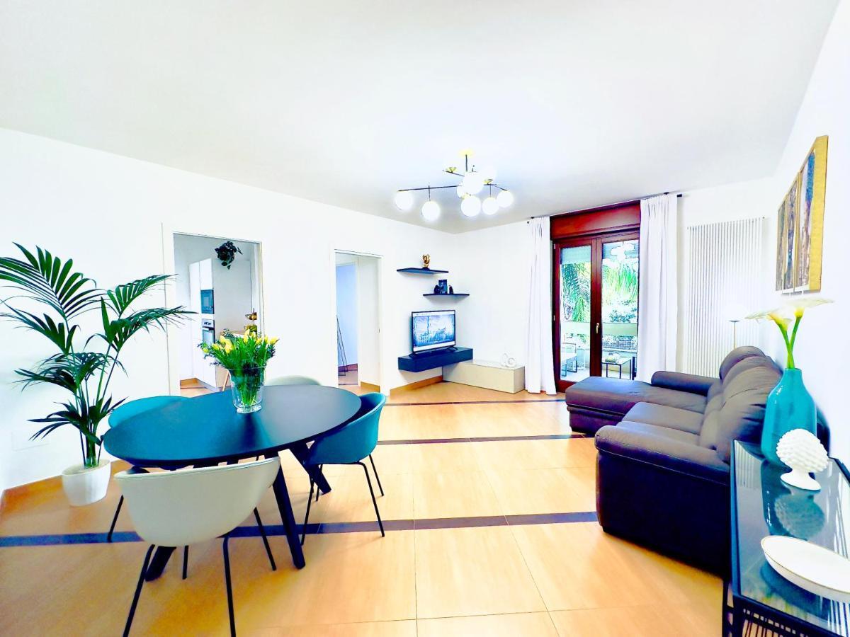 Salento Sweet Home - Obelisco Luxury Apartment Lecce Kültér fotó